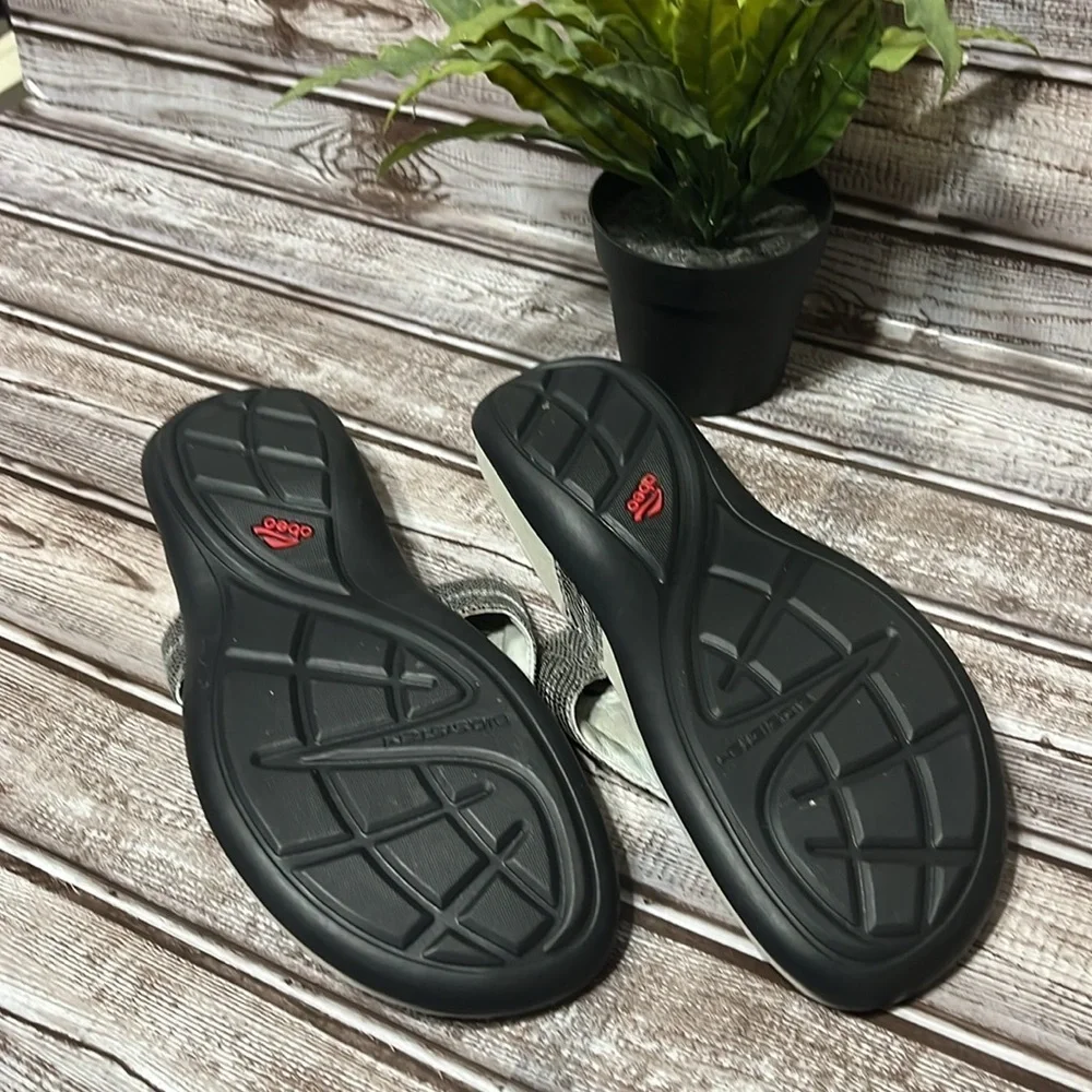 Obeo Brisa Elegant Black and Gray Beaded Women's Sandals Thong Size 9